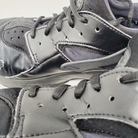 *SOLD* Nike Air Huarache Run,Black, Womens,Size 10 - Picture 9 of 12